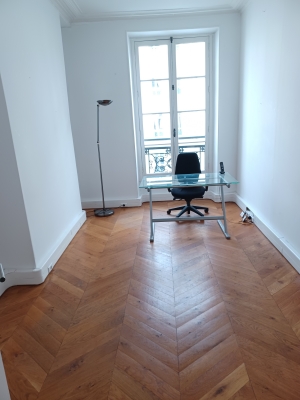 BUREAU 1.jpg